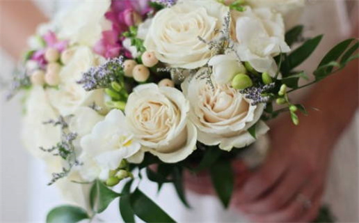 2033年农历九月初八结婚好不好 宜办喜事吉日查询 2033年农历九月初八结婚好不好 宜办喜事吉日查询