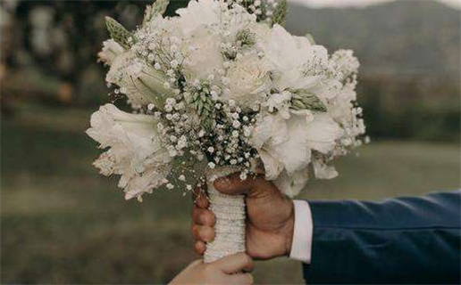 2033年农历八月廿三是结婚好日子吗 宜办婚礼吉日查询