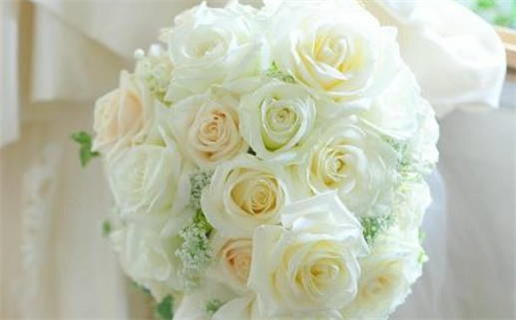 2033年农历八月廿五是不是结婚吉日 今日办喜事好吗