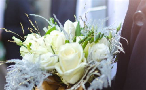 2033年农历九月初八结婚日子如何 今日办婚礼好不好 2033年农历九月初八结婚日子如何 今日办婚礼好不好