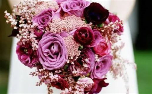 2033年农历八月廿六领证日子如何 宜登记结婚吉日查询