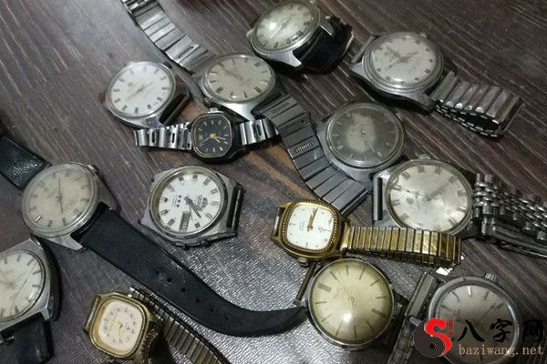 梦见一堆手表